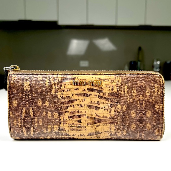 RARE Miu Miu Long Zip Around Wallet - Picture 1 of 9